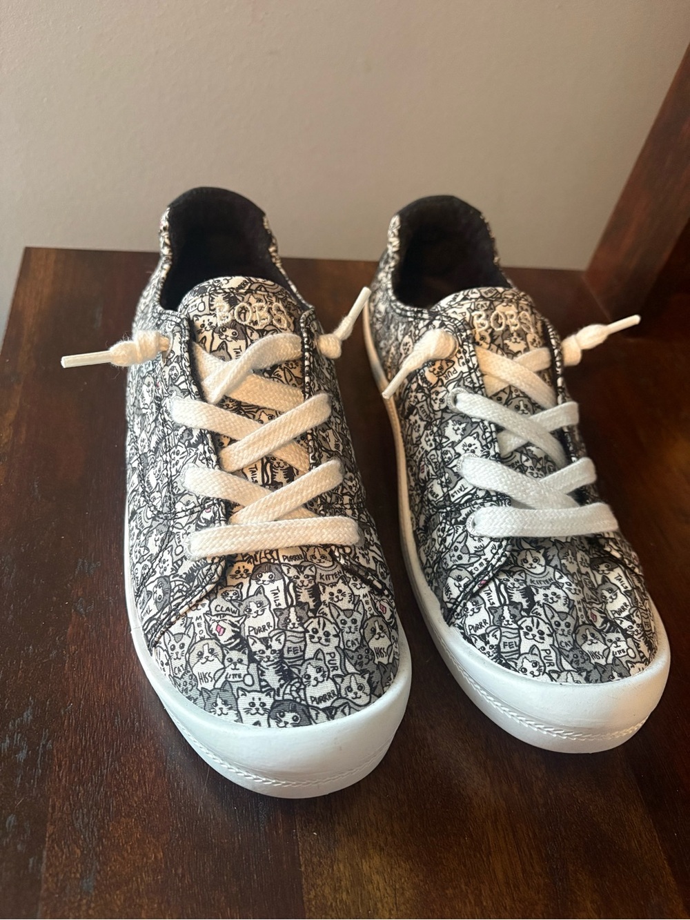 Skechers Bobs Memory Foam Cat Theme Sneakers Shoes Size 9 New
